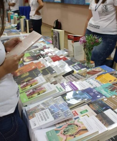 ¡Participa en los talleres gratuitos de la Feria Universitaria del Libro 2024!