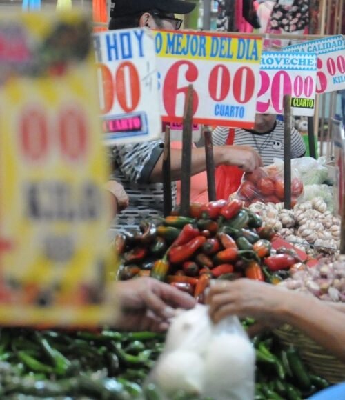 La inflación en México se desacelera y suma cuatro quincenas a la baja: Inegi