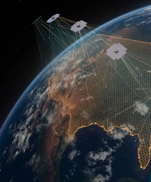 Los astrónomos, en pie de guerra: cinco nuevos satélites de 64 metros cubren el cielo nocturno