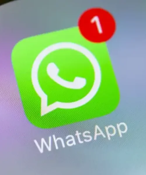 Vuelve el plan de la UE para escanear tus mensajes de WhatsApp: lo que sabemos sobre Chat Control