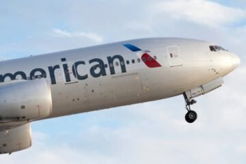 Encuentran un cadáver en el hueco de la rueda de un avión de United Airlines