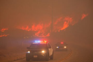 Un nuevo incendio forestal cerca de Los Ángeles obliga a evacuaciones