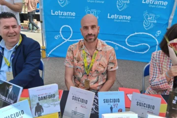 Alexander J. Cox firma El secreto de Danford en Sant Jordi 2025