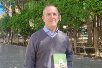 Francisco José Vidal-Salmerón Pujante invita a la reflexión colectiva con su primer libro