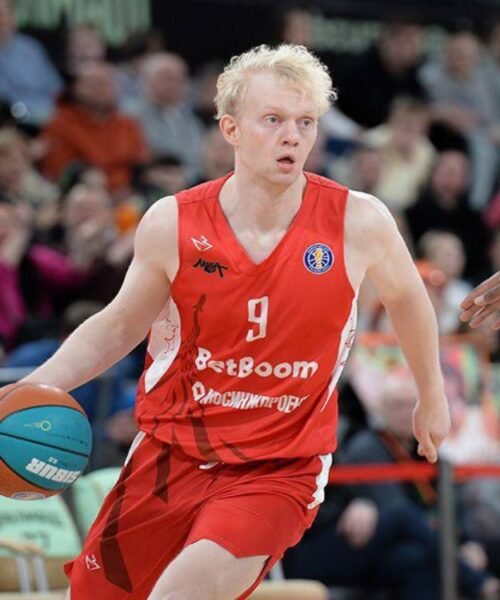 Detienen a basquetbolista ruso implicado en ciberataques contra EU