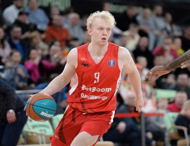 Detienen a basquetbolista ruso implicado en ciberataques contra EU