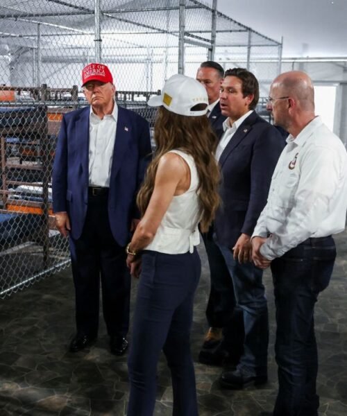 Trump y DeSantis inauguran ‘Alligator Alcatraz’ con promesas de jueces migratorios in situ