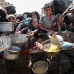 Israel anuncia la distribución de ayuda mientras Hamás cifra en casi 150 los muertos por desnutrición