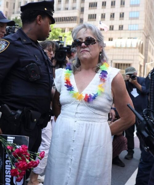 Arrestan a quince durante manifestación en apoyo a retenidos por ICE en Nueva York