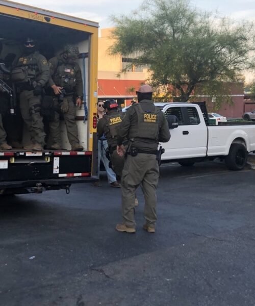 Redadas regresan a Los Ángeles; agentes se esconden en camión de mudanzas