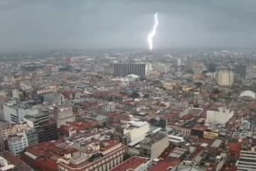 Videos | Tormenta eléctrica retrasa el partido entre América y Querétaro; Cablebús suspende servicio