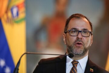 ‘Circo mediático’, la ‘patética’ recompensa para arrestar a Maduro, afirma gobierno de Venezuela