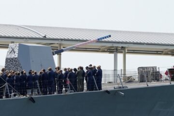 Buque lanzamisiles de Estados Unidos está en Panamá en ‘visita de cortesía’