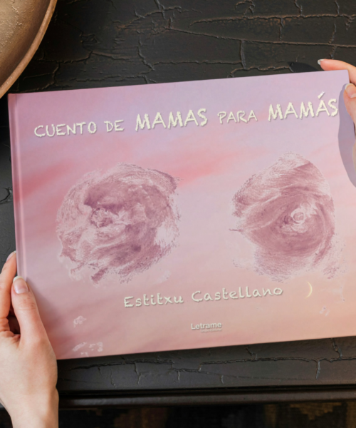 Estitxu Castellano Quintana desnuda y amamanta un nuevo género literario: Cuento de mamas para mamás