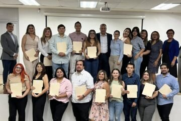 Abaten rezago en titulación de docentes con apoyo del Sistema de Información Estratégica