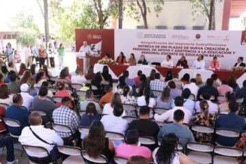 Entregan 500 nuevas plazas de base a personal educativo en BCS