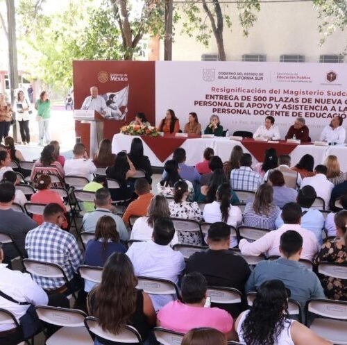 Entregan 500 nuevas plazas de base a personal educativo en BCS