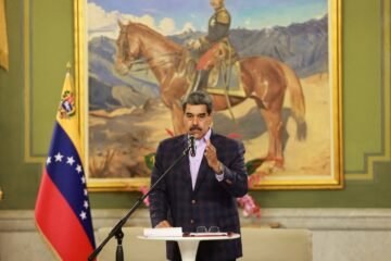 Maduro dice que en EE.UU. tratan de decir que en Venezuela “hay un régimen, un dictador”
