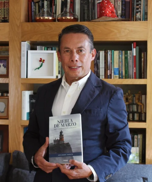 Eduardo Saul Topete Pabello publica Niebla de Marzo, una obra que transforma el duelo en una búsqueda espiritual profundamente humana