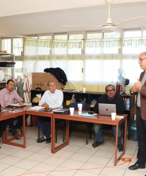 Impulsan liderazgo pedagógico y autocuidado docente en talleres de Educación Básica