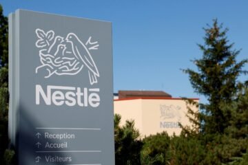 Leche fabricada por Nestlé bajo la lupa en Francia tras muerte de dos bebés
