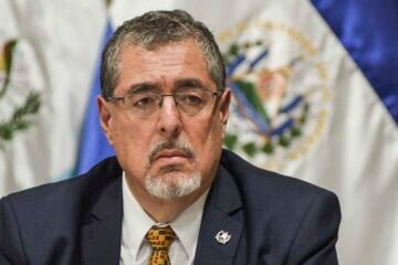 Presidente de Guatemala declara estado de sitio y anuncia liberación de tres cárceles amotinadas