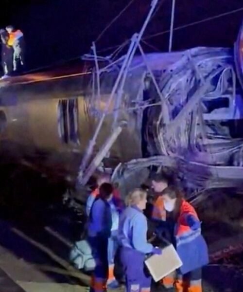 Ya son 21 los muertos por descarrilamiento de trenes en España
