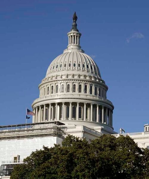 El gobierno federal de EE.UU. entra en cierre técnico a la espera de voto el lunes