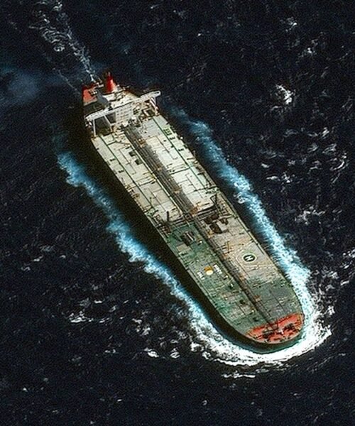 Seis tanqueros que habían zarpado de Venezuela en “modo oculto” regresan a sus aguas