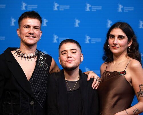 La Berlinale se emociona con la película española ‘Iván & Hadoum’, una oda de amor a la convivencia desde la experiencia trans (***)
