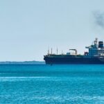 Buque petrolero atraca en Cuba,  pese al bloqueo de Estados Unidos a la isla