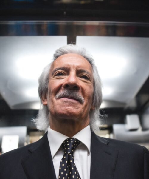 El periodista guatemalteco José Rubén Zamora sale de prisión tras recibir arresto domiciliario