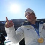 Milano-Cortina 2026: Johannes Hosflot Klaebo se llena el pecho de oro | Video