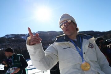 Milano-Cortina 2026: Johannes Hosflot Klaebo se llena el pecho de oro | Video