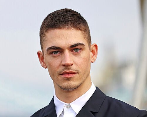 Hero Fiennes Tiffin, un Sherlock Holmes con respaldo familiar: «Estoy totalmente de acuerdo con quien diga que soy  fruto del nepotismo y el privilegio»