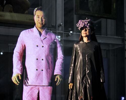 Alicia Framis, artista: «Si las monjas se casan con Dios, que no tiene cuerpo,  ¿por qué no puedo yo casarme con una IA?»