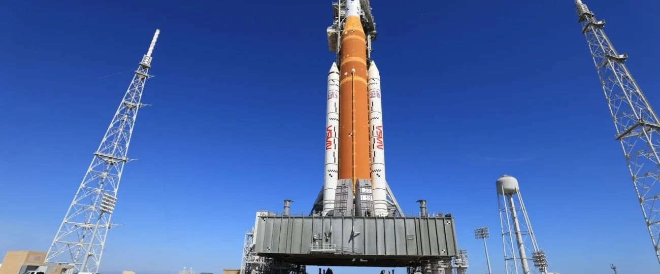 Cuándo despega Artemis II, la misión con astronautas que nos llevará de vuelta a la Luna