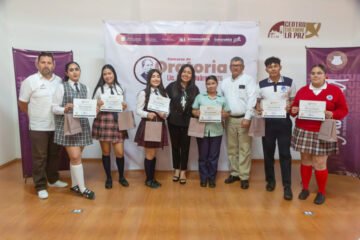 Reconocen talento juvenil en Concurso Estatal de Oratoria “Benito Juárez 2026”