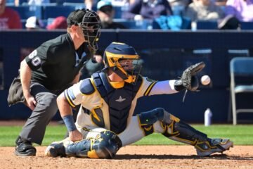 Peloteros apoyan implementación de sistema que revisa los strikes y bolas de los árbitros