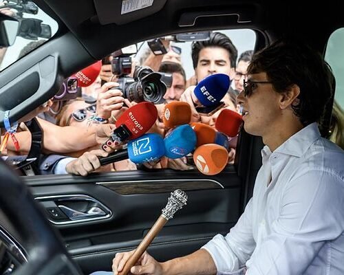 Roca Rey recibe el alta hospitalaria tras su grave cornada en Sevilla: «Estoy bien, pero ahora viene la parte más dura»