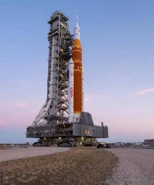 Horario y dónde ver en directo el lanzamiento de la misión Artemis II a la Luna