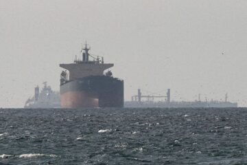 Trump dice que Irán está gestionando ‘muy mal’ el paso del crudo a través de Ormuz