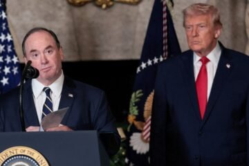 Secretario de Marina de EE. UU. es destituido tras meses de disputas en el Pentágono