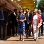 La Reina Letizia inaugura la Feria del Libro con interés por Comerás flores, el fenómeno editorial del año