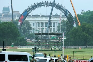 Construyen estadio en la Casa Blanca para velada de la UFC por el cumpleaños 80 de Trump