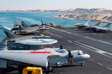 Francia acerca portaaviones al Estrecho de Ormuz tras ataque a buque