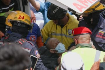 Suman 33 personas rescatadas con vida tras devastadores terremotos en Venezuela