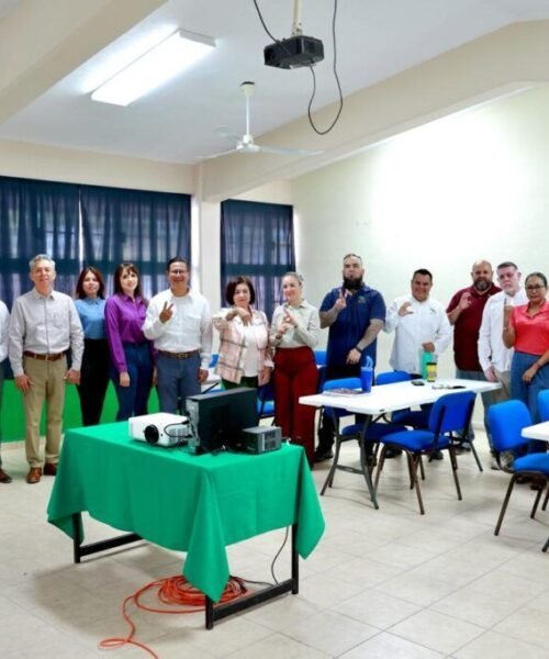 Capacitan a personal del CECyTE en atención a la diversidad