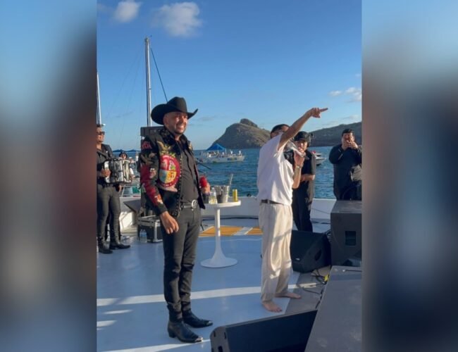 El Flaco se voló la barda en el mar