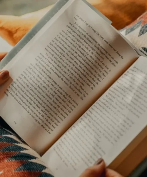 ¿Has olvidado la trama de un libro? Esta nueva función con IA de Google te recuerda lo que has leído